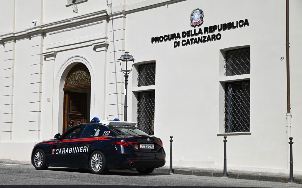 Trovati con cocaina e materiale per il confezionamento: due arresti a Squillace