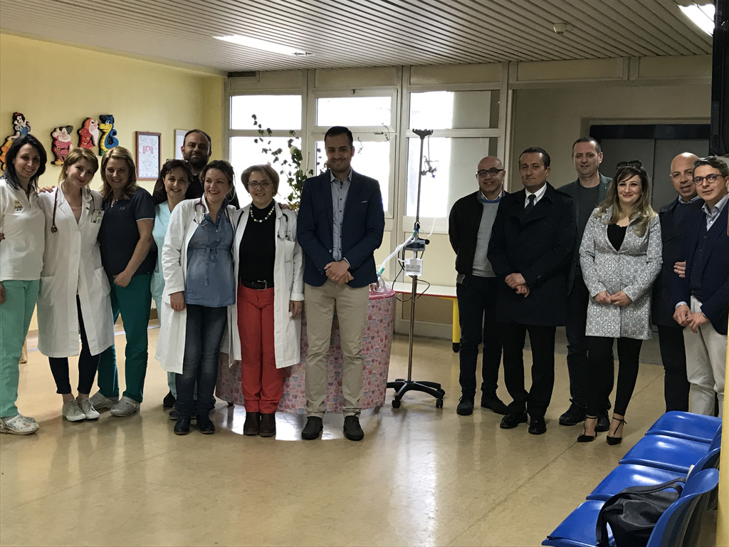 Associazione Progresso per Lamezia dona strumento ossigenoterapia a reparto pediatria ospedale