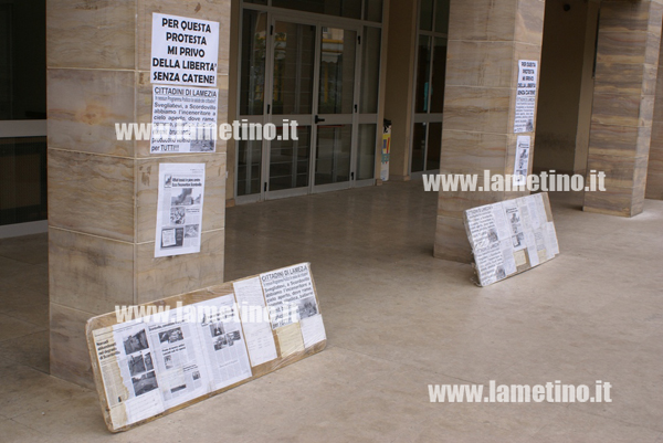 Protesta-Taverna-al-tribunale-luglio2013.jpg