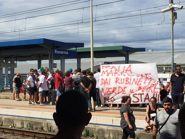 Mare Tirreno sporco, rientrata protesta dopo annuncio incontro in Regione 