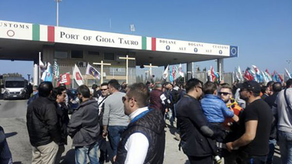 Quarto giorno di blocco attività al porto di Gioia Tauro, il 19 l'incontro al Ministero