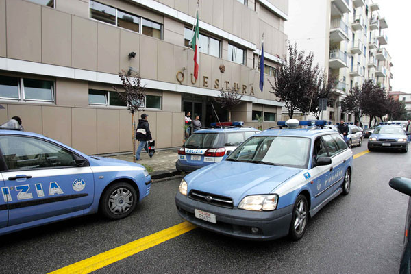 Quindicenne soggiogata con minacce di sortilegi, due arresti nel Cosentino