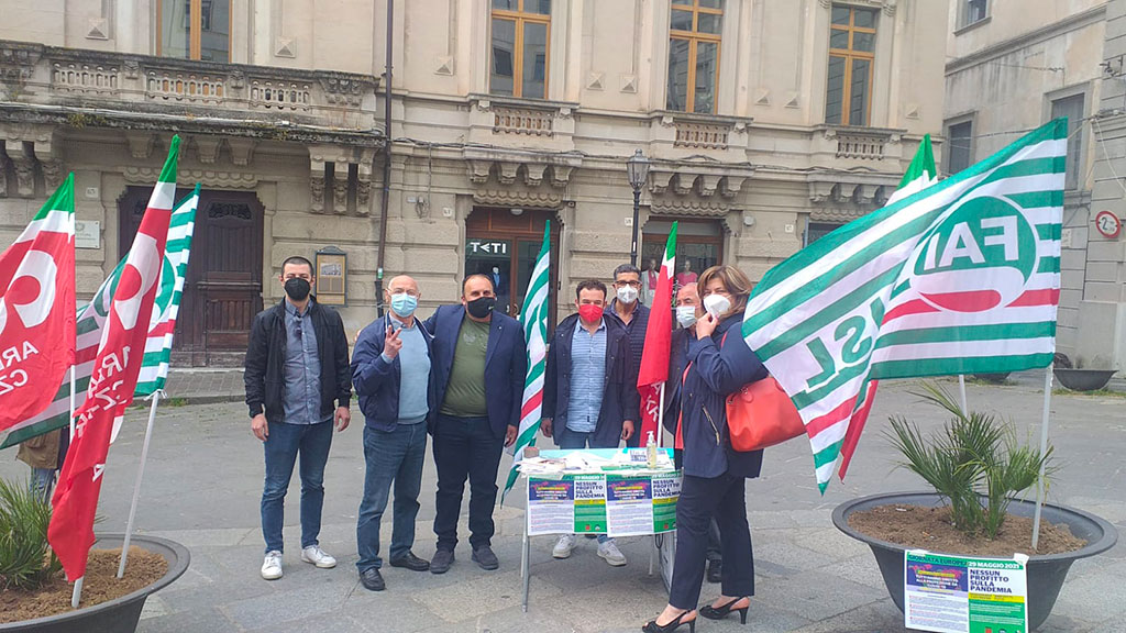 RACCOLTA-FIRMe-CATANZARO_8c47c.jpg