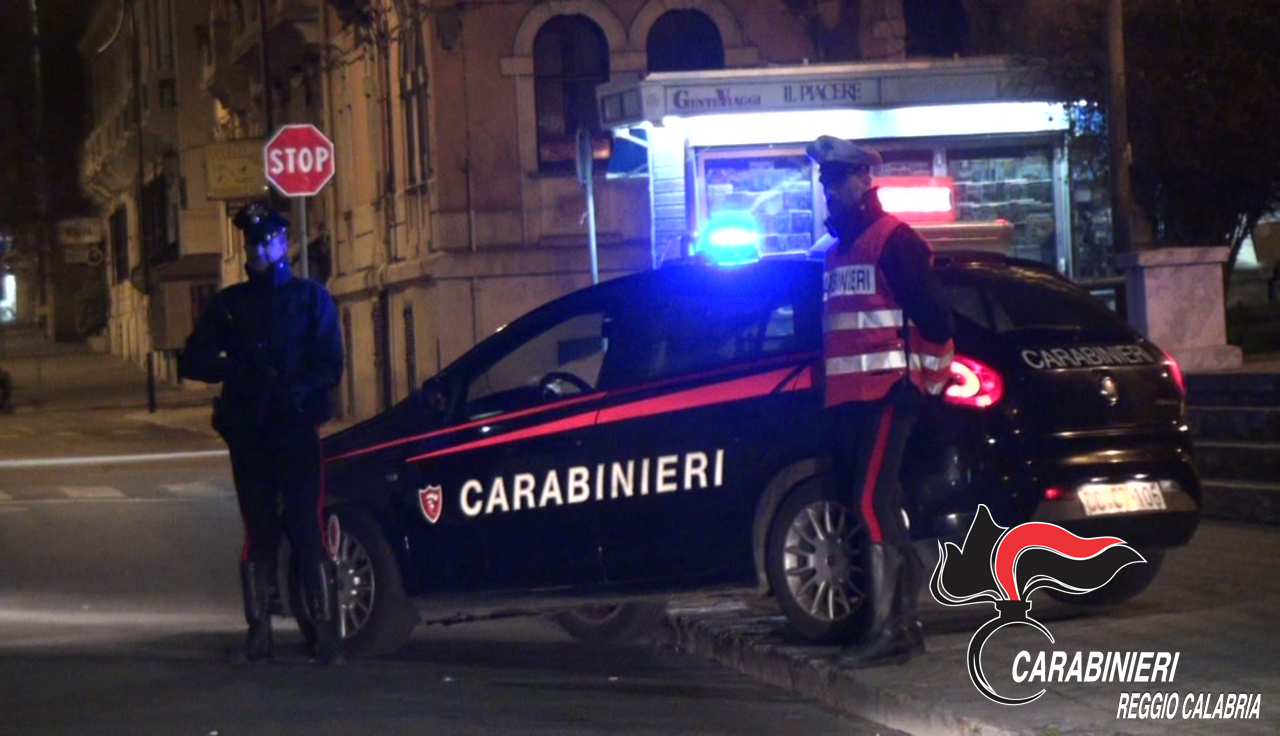 Tentano di rubare auto, arrestati due giovani a Reggio Calabria