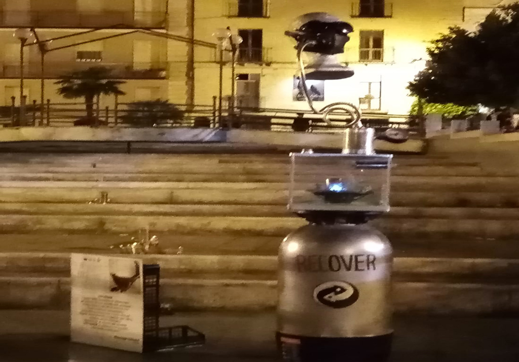 Lamezia, seconda giornata "Open Air Art": opera realizzata con materiali riciclati posizionata in piazza Mercato Vecchio