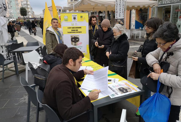 "Etichetta di origine degli alimenti all’ordine del giorno del Consiglio Ue", in Calabria raccolte 35mila firme