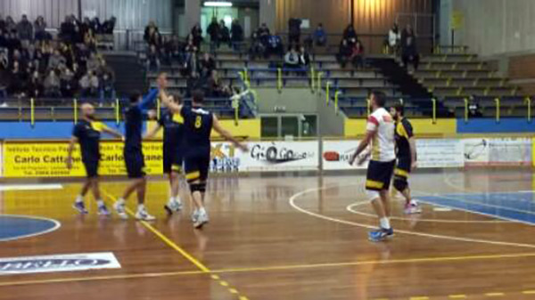 Volley, la Raffaele Lamezia vince 3 set a 2 contro il Palermo