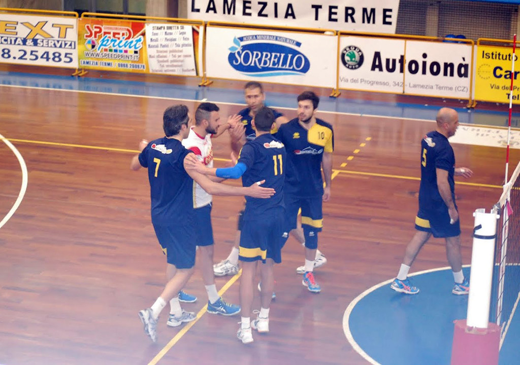 Volley, la Raffaele Lamezia vince il derby contro la Conad