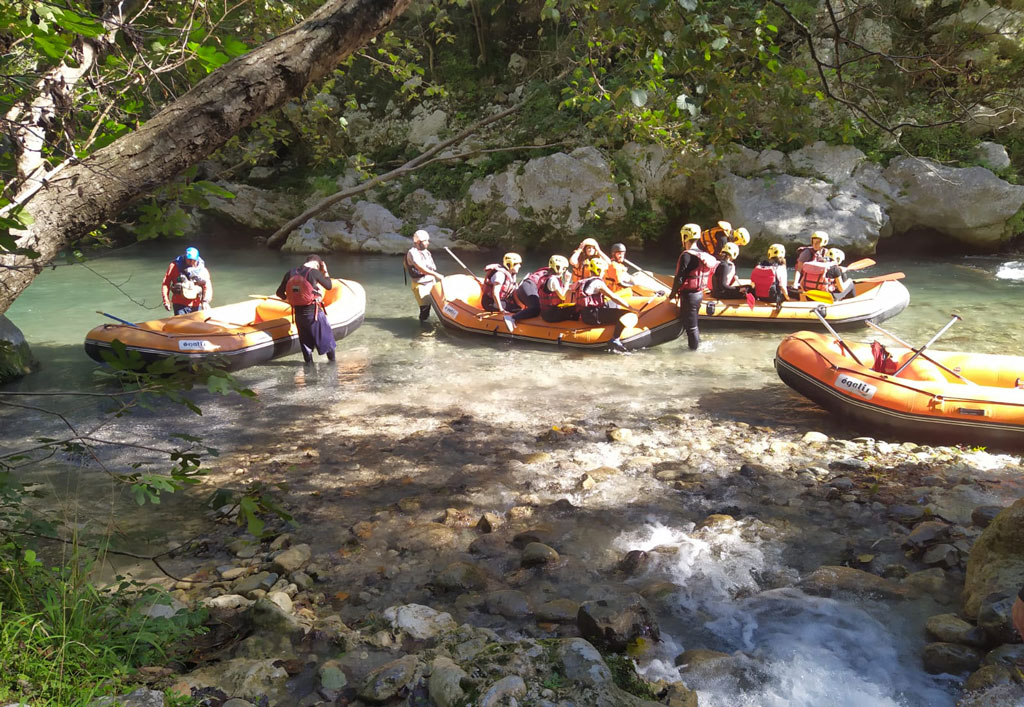 Rafting per studenti liceo Fiorentino, primo percorso sportivo del liceo fiorentino si conclude con le rapide del fiume lao