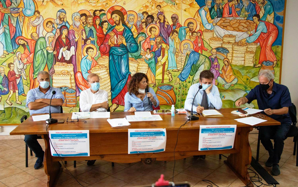 Sanità, l'appello delle associazioni: "Soluzioni subito per tutelare i calabresi"