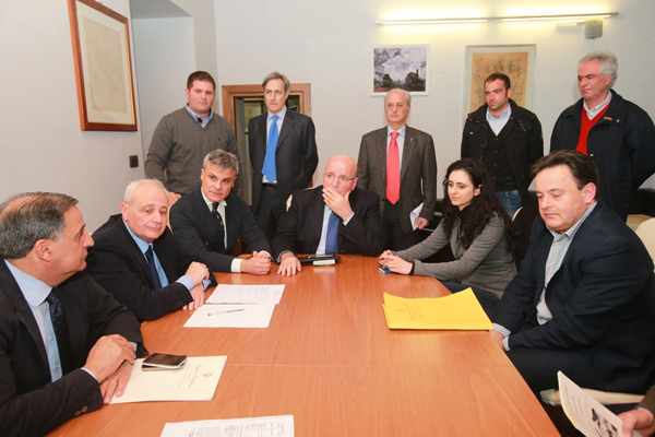 Incontro su forestazione tra imprenditori con Oliverio e dirigenti Regione