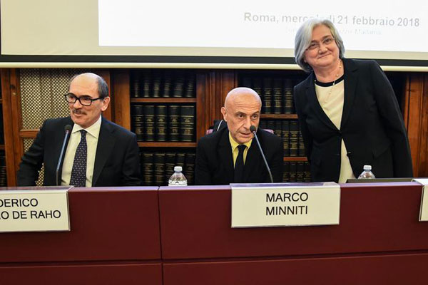 Minniti lancia allarme: “Rischio concreto che le mafie possano condizionare voto libero, troppo silenzio”