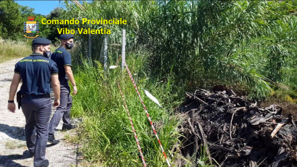 Tre persone denunciate per illegale smaltimento di rifiuti a Ricadi