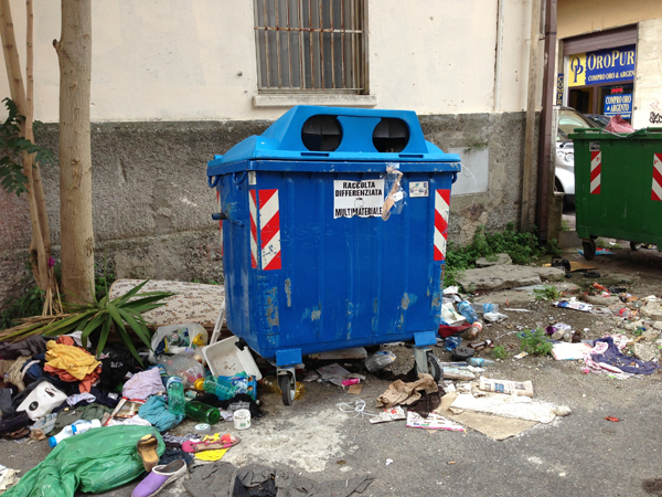 Lamezia: Lettera di un cittadino sui rifiuti in traversa via Trento