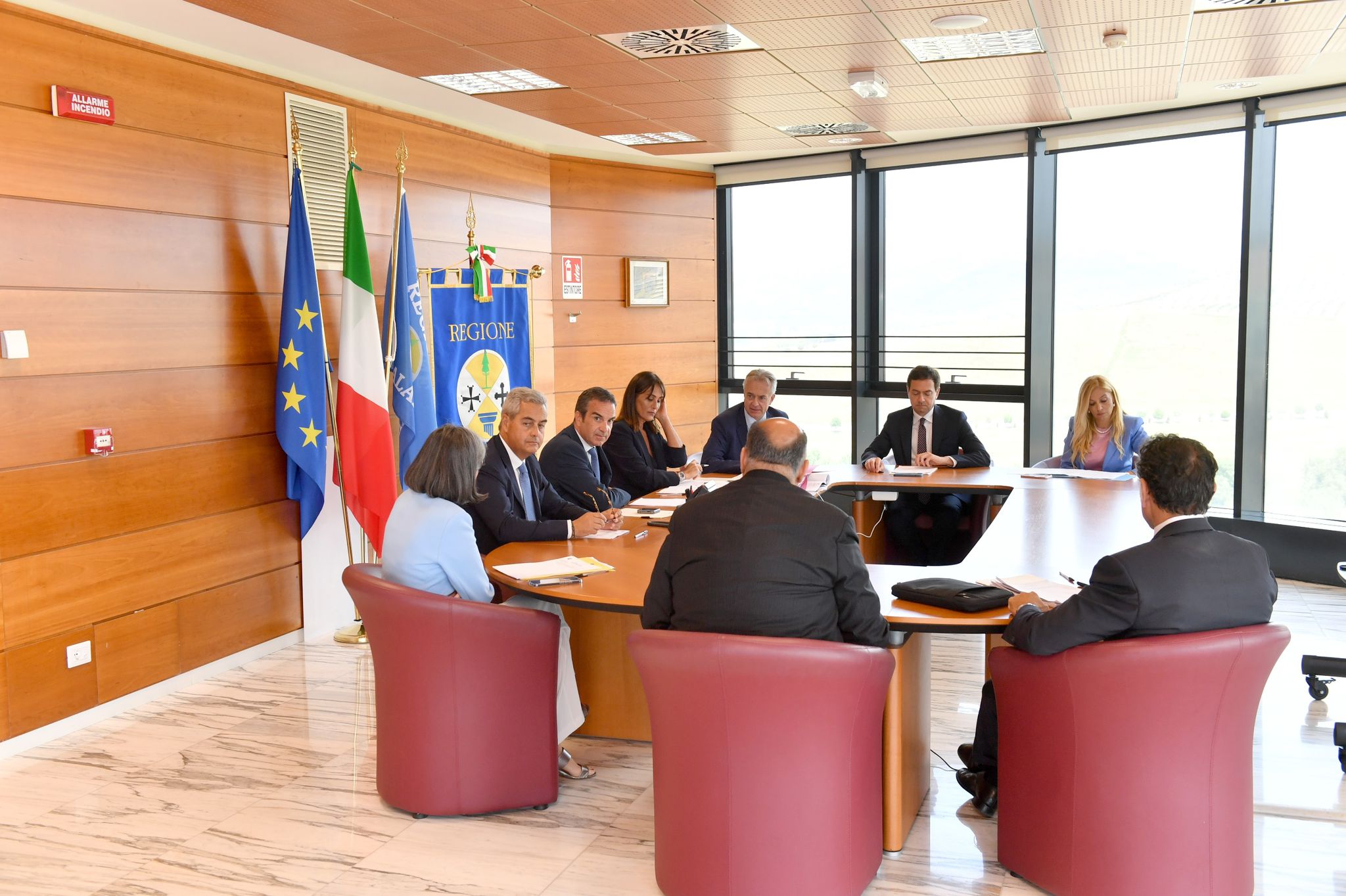 Da Giunta regionale ok ad acquisto 10 nuovi treni e via libera a 183 milioni per piano occupazione