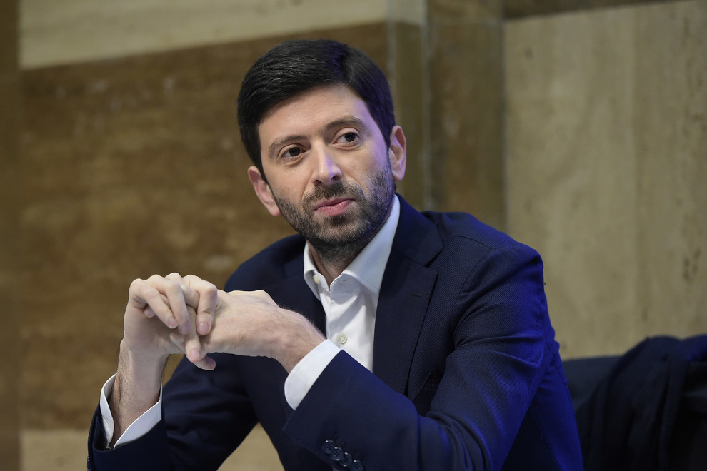 Ministro Speranza: "10 milioni per telemedicina in farmacie piccoli Comuni"