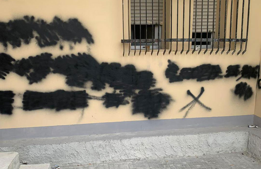Scritte ingiuriose su mura del comune di Roccabernarda, indagini   