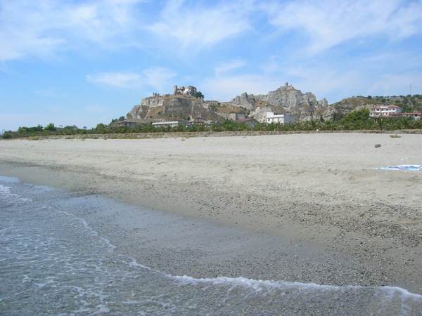 Calabria: Estate 2014, Legambiente premia Roccella Jonica con cinque vele