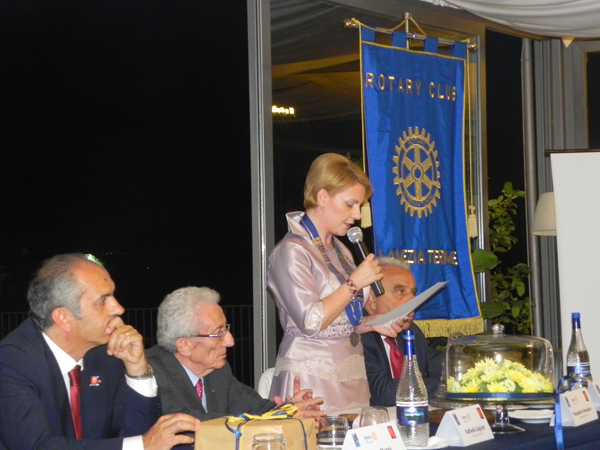 Lamezia: Rotary Club, Raffaella Gigliotti nuovo presidente