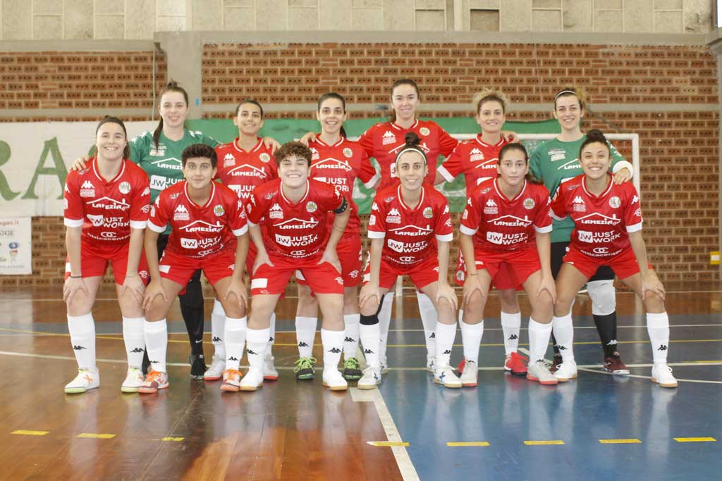 Royal-Team-Lamezia-2121-formaz_f9c2b.jpg