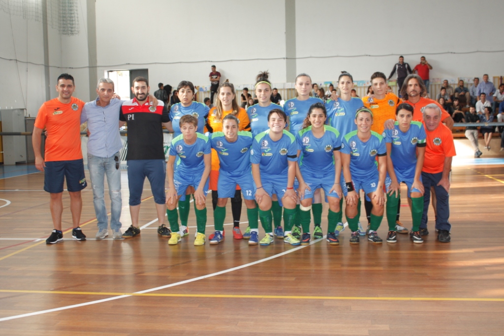 Royal Team Lamezia batte il Cus Cosenza, minuto silenzio e lutto al braccio per Angela Scaramuzzino