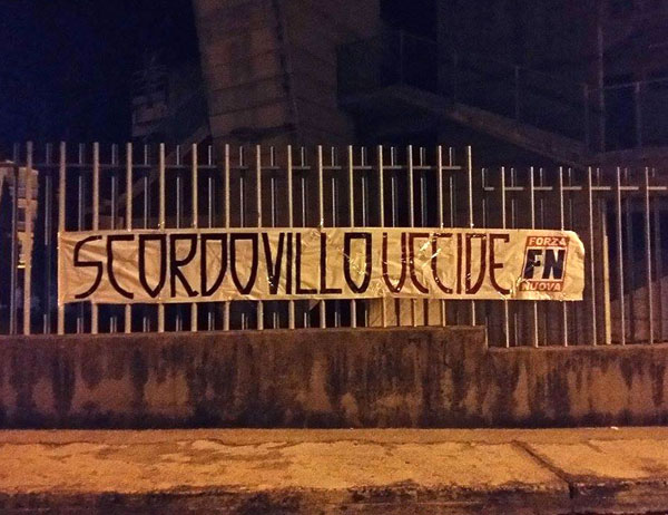 Lamezia: Forza nuova affigge in alcune vie cittadine striscioni, 'Scordovillo uccide'