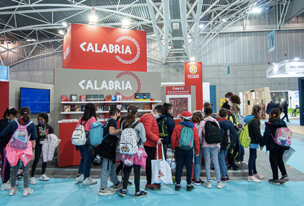 SALONE-torino-Stand-calabria-2021_8fcc3.jpg