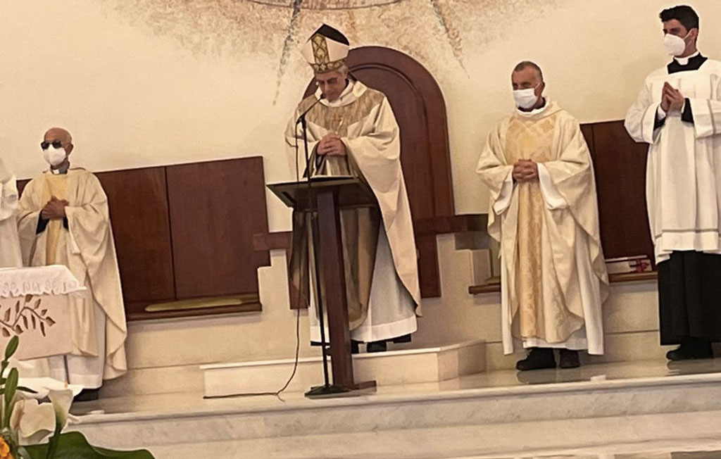 SANTA-MARIA-GORETTI-SALUTO-vescovo--5-22_c7527.jpg