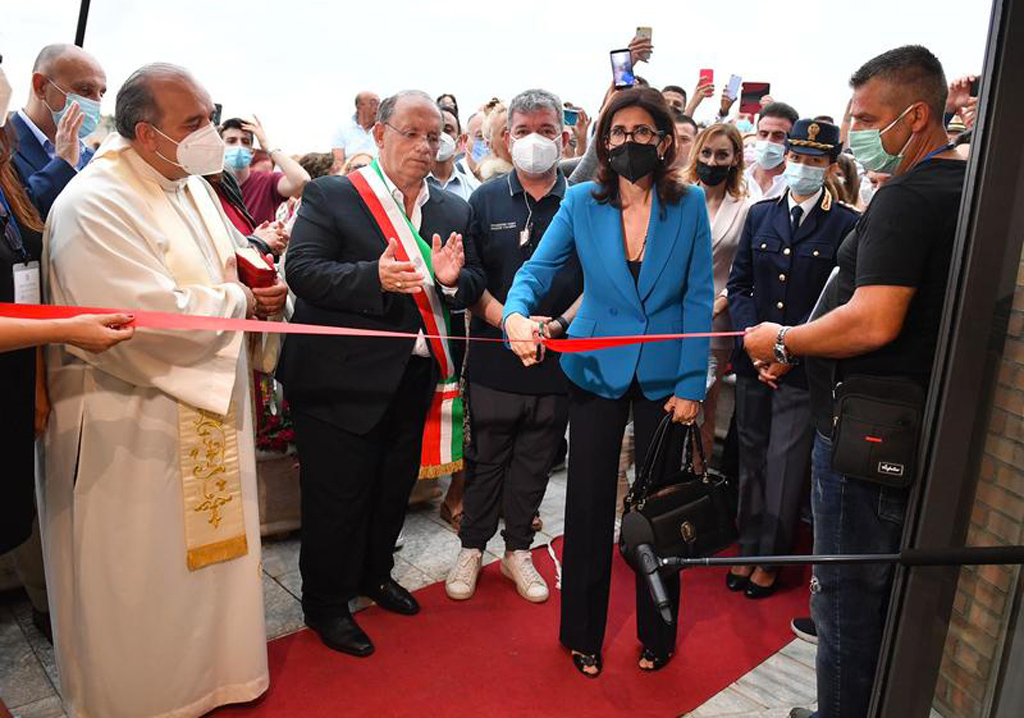 Inaugurato ascensore a Scilla, l'opera unirà la parte alta con Marina Grande