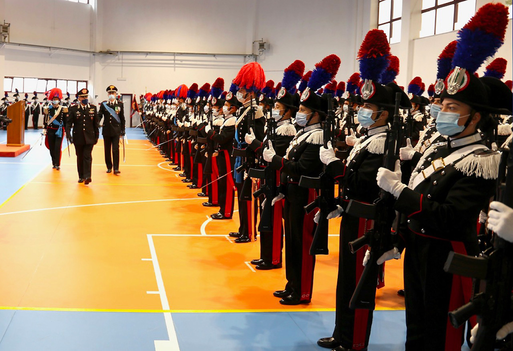 SOLENNE-CERIMONIA-DI-GIURAMENTO-DEGLI-ALLIEVI-DELLA-SCUOLA-CARABINIERI_4e07e.jpg