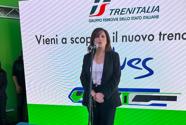 Sabrina-De-Filippis-trenitalia_3ae38.jpg