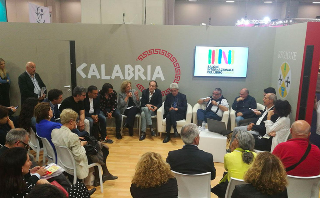 Al Salone del libro di Torino “La Regione degli scrittori per una nuova narrazione della Calabria”