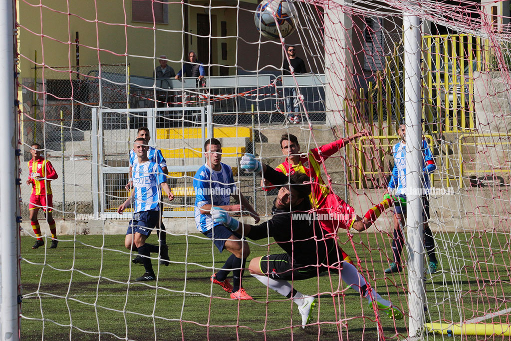 Una magia di Leta regala i tre punti al Sambiase: 1-0 all’Aprigliano