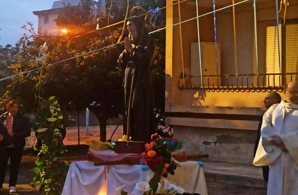 Botricello celebra il Patrono San Francesco, dagli eventi religiosi al concerto di Giusy Ferreri il 5 maggio