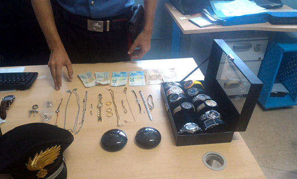 Narcotizzò e rapinò anziano a Crotone, 9 anni alla badante 
