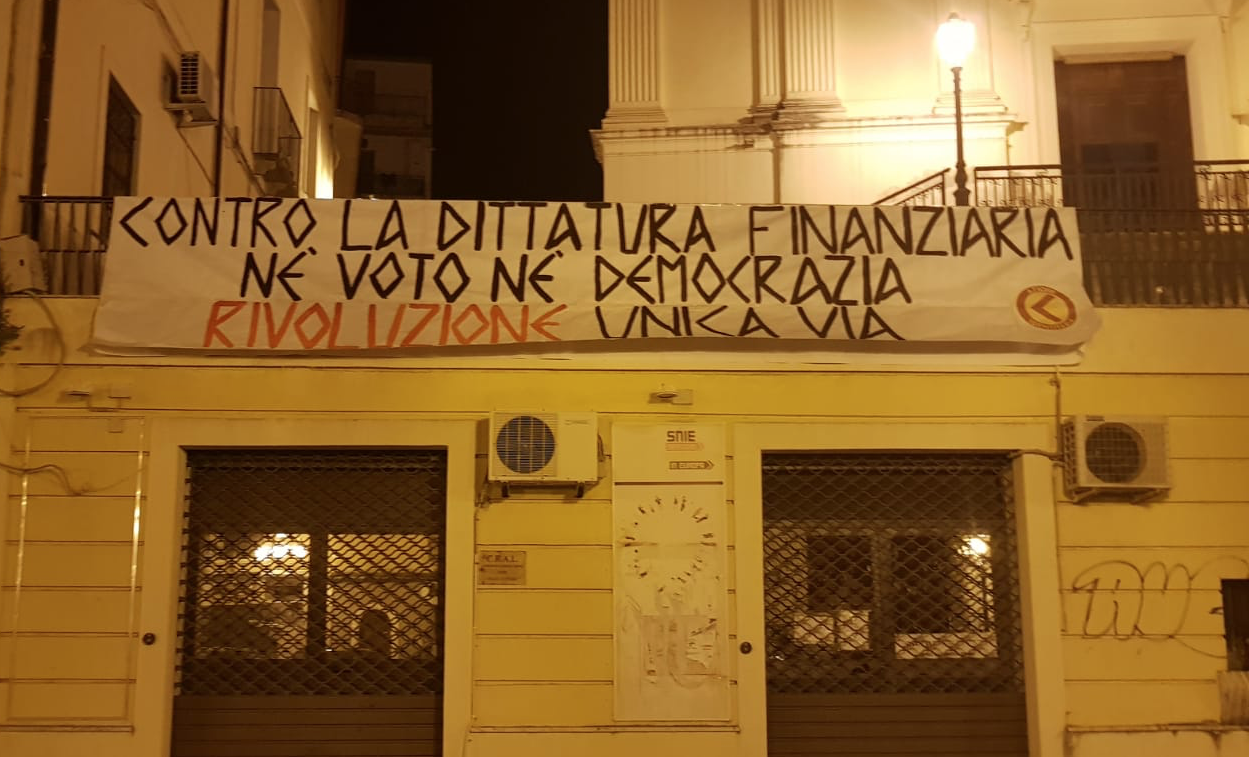 Lamezia, striscione di Azione Identitaria contro "dittatura finanziaria"