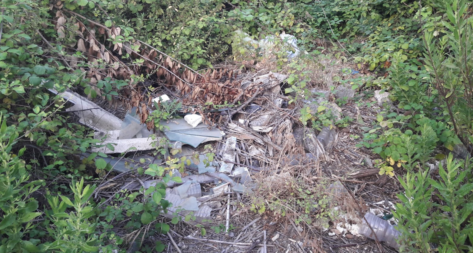Lamezia, Mtl denuncia “degrado e una discarica nelle palazzine Aterp di via dei Bizantini”