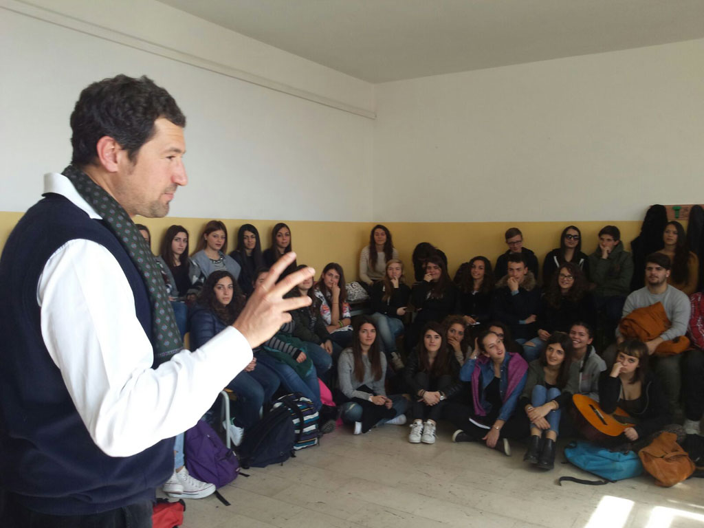 Lamezia, con “Libera il tuo daimon” al via incontri filosofici al Liceo Campanella