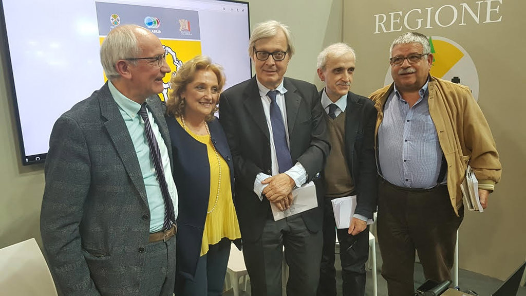 Sgarbi al Salone del Libro di Torino: “La Calabria esempio di umanità e accoglienza”