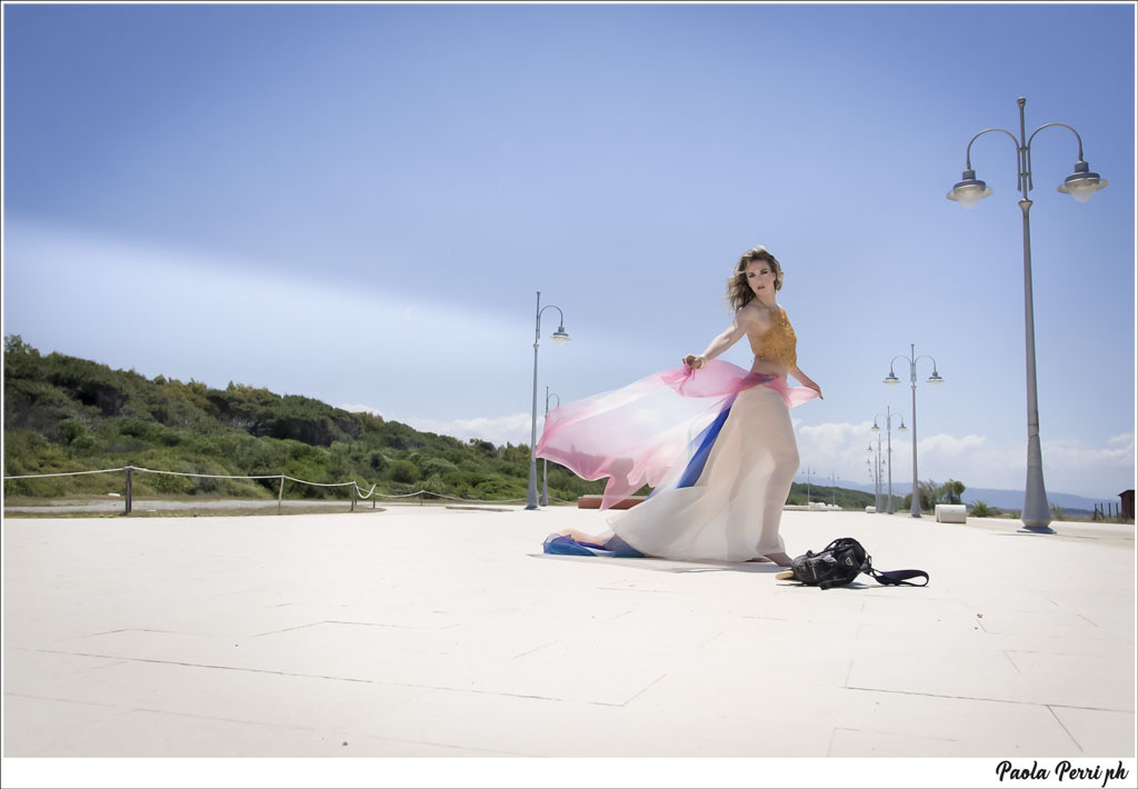 Lamezia, prosegue progetto di Elena Vera Stella tra sport e moda: Valeria Raccuglia protagonista dello shooting fotografico sul lungomare