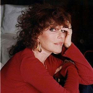 Lamezia, l’attrice Simona Marchini domenica al teatro Umberto 