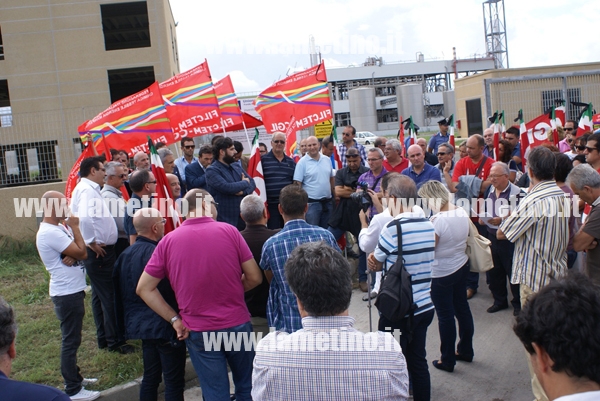 Sit-in-Cgil-2013-esplosione-silos-3.jpg