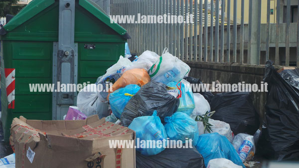  Calabria: Città sommerse dai rifiuti, situazione sempre più critica