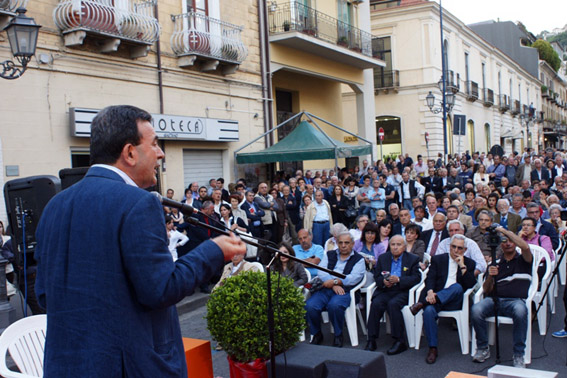 Lamezia, sindaco Speranza incontra cittadini e traccia bilancio attività 