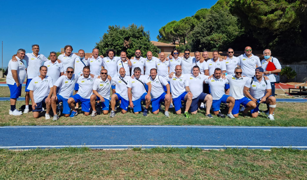 Squadra-e-staf-Lamezia-al-campo-volterra_077f2.jpg