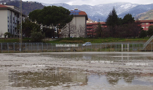 Stadio-Provenzano-allagato-ed-impraticabile.jpg