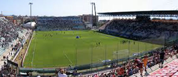 Calabria: Lite tra tifosi prima di Reggina-Brescia, 2 contusi