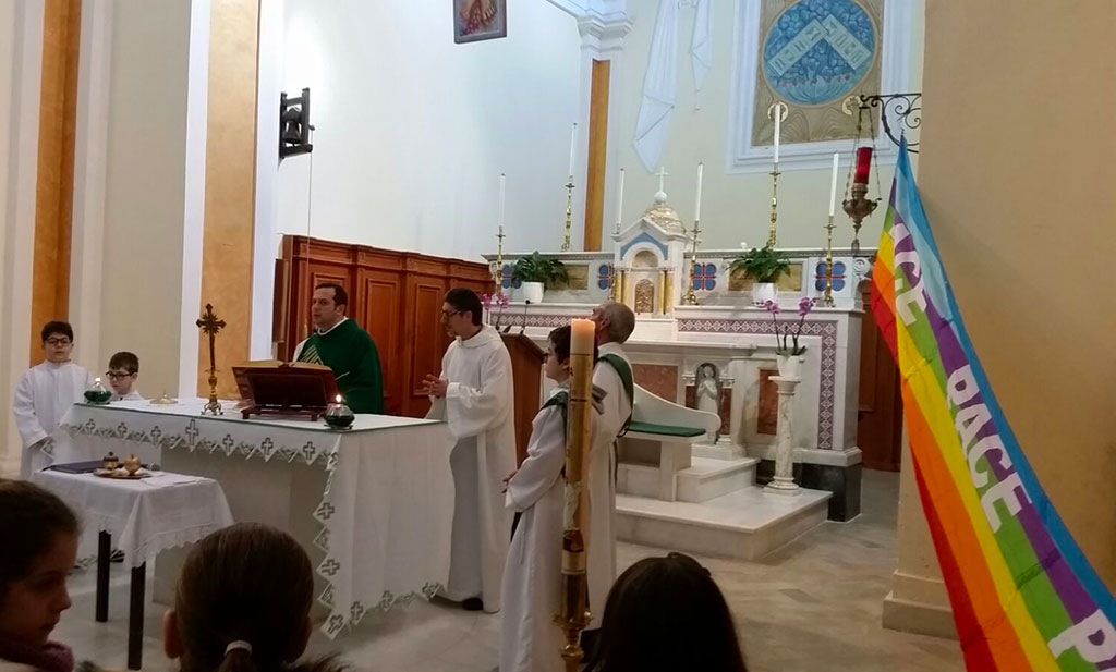 Celebrata nella parrocchia di San Pietro a Maida la Giornata della Pace: “Rendiamo nostro mondo più umano”