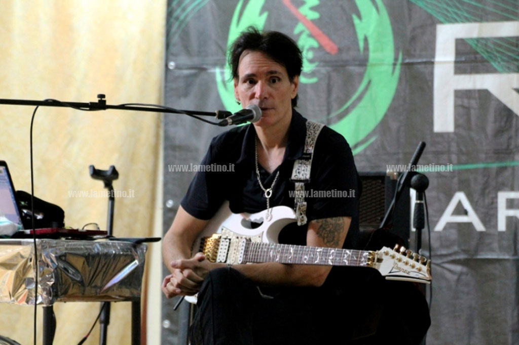 Steve-Vai_masterclass1.jpg