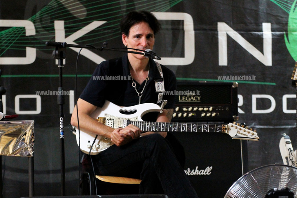 Steve-Vai_masterclass3.jpg